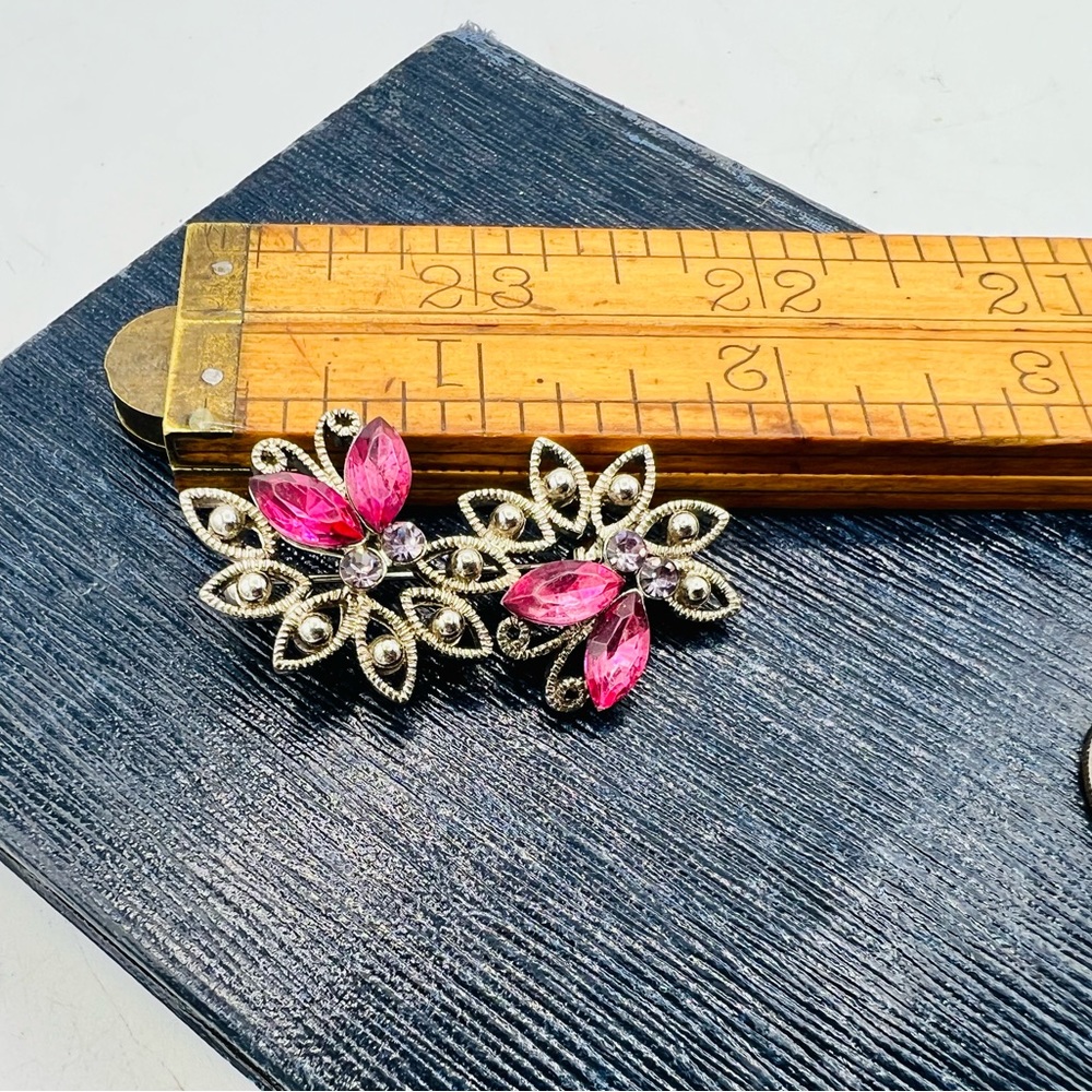 Vintage MONET signed petite silver filigree brooch pin fuchsia pink rhinestones